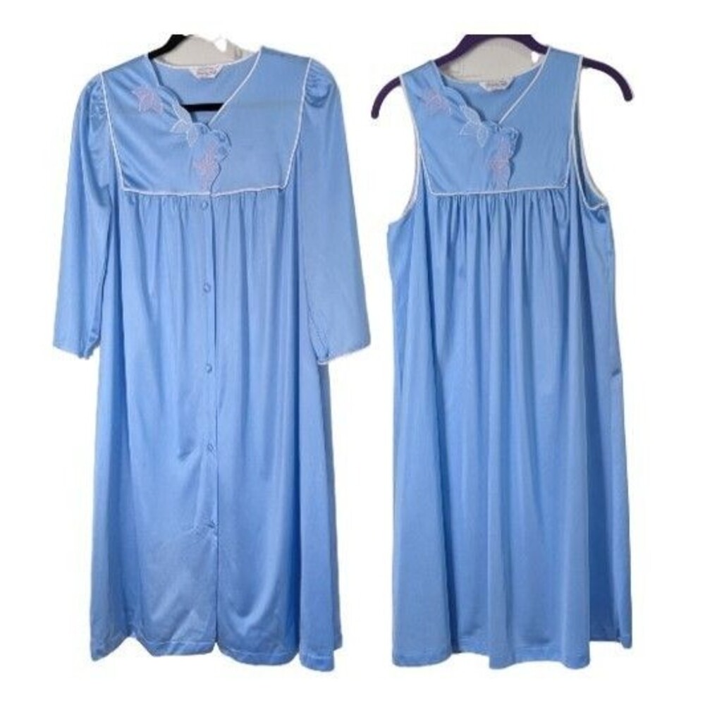 VTG Vanity Fair Nylon Peignoir Robe Nightgown Small Blue Embroidered Coquette